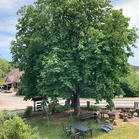 Aux De L'etang Apartment